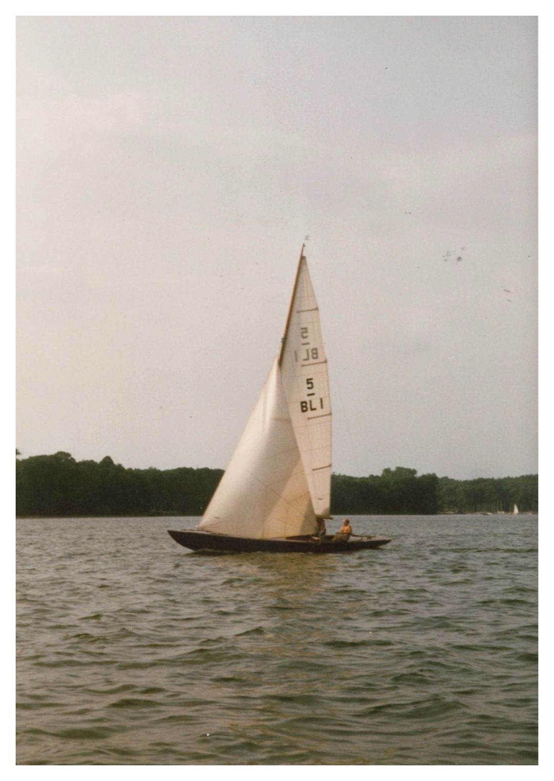 5m RI "Greif" velejando no Lago de Tegel, em Berlin. Foto: Thomas Hellner - enviada por Christian Hellner.